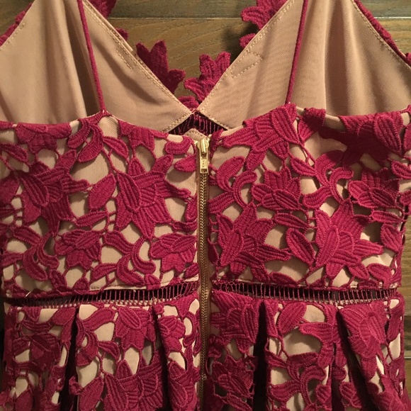 self portrait azealea dress in burgundy red size 2 - Picture 4 of 8